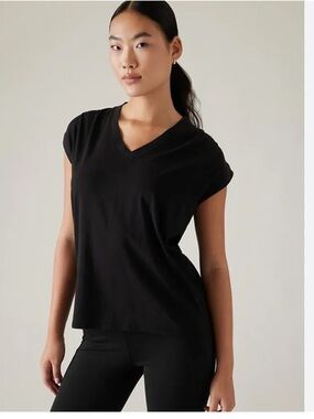 Athleta Outbound Twist Tee